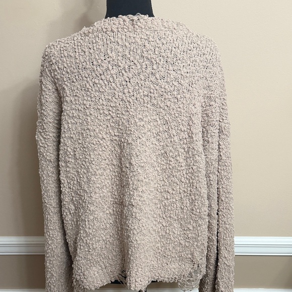 POL Beige Sweater with Red Heart - Picture 7 of 9